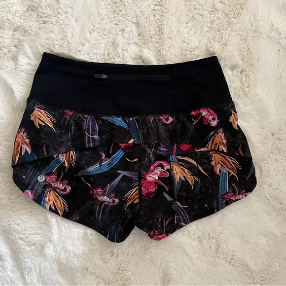 Lululemon Veiled floral multi-black size 6 Speed Up Mid-Rise Lined Short 2.5” - Picture 4 of 4